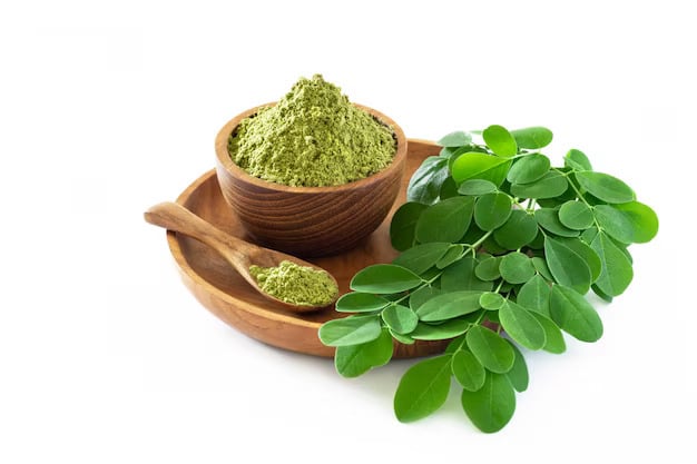 Moringa Magic - Leaf and Powder in Bowl